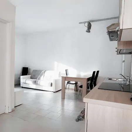 Leo's * ميلانو ماريتيما